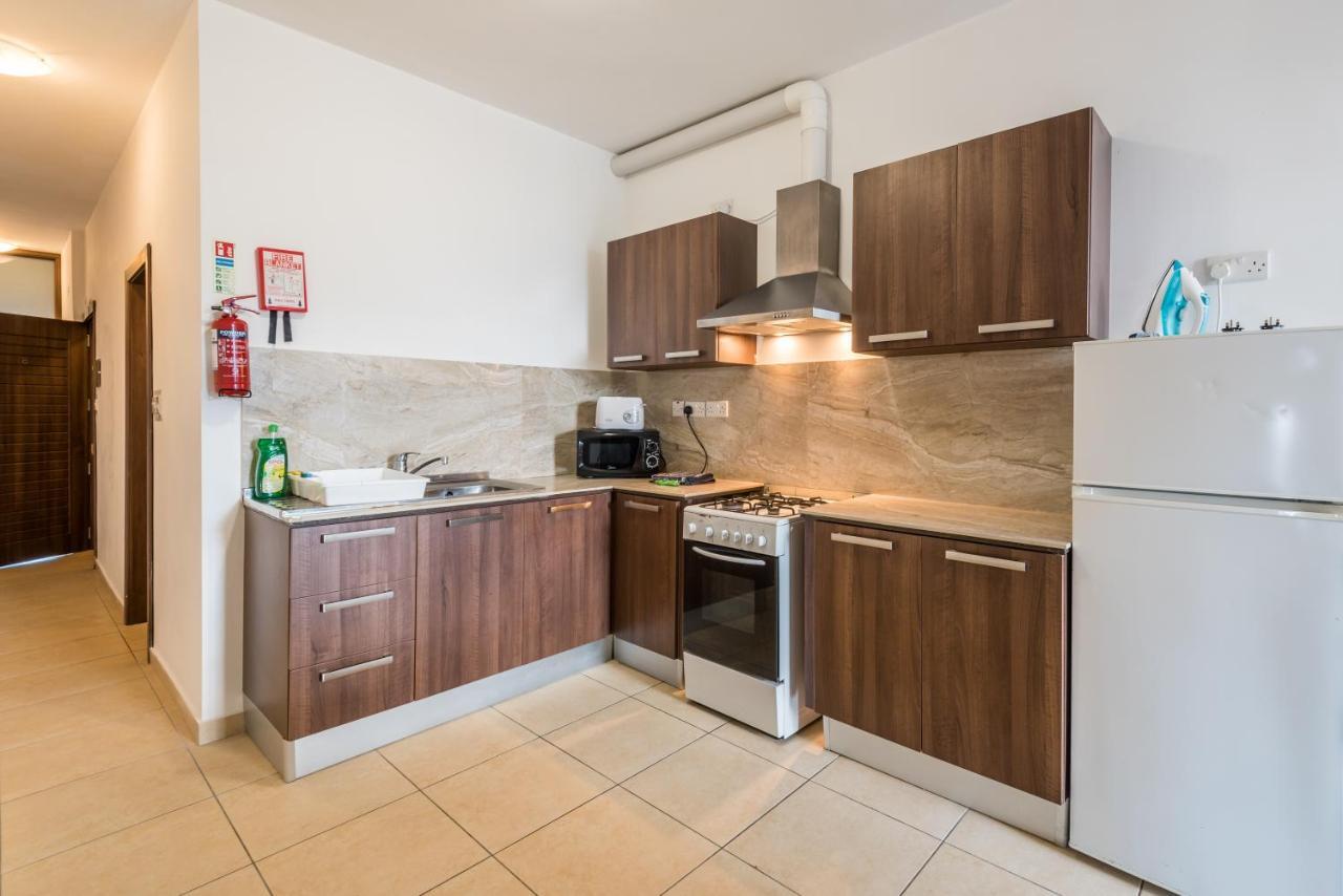 Seashells 2 Bedroom Apartments With Terrace, Just Off The Bugibba Promenade - By Getwaysmalta St. Paul's Bay Exteriör bild