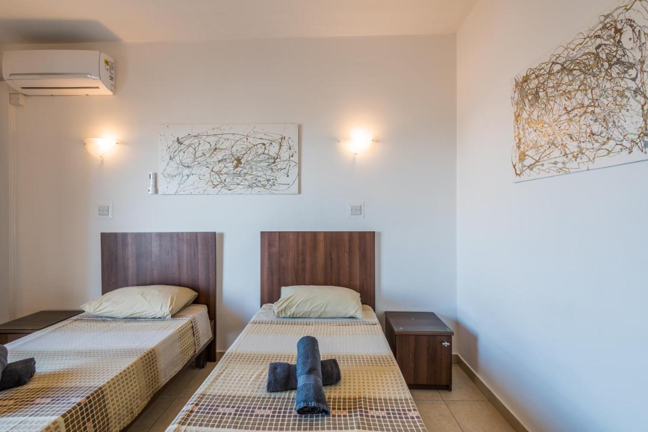 Seashells 2 Bedroom Apartments With Terrace, Just Off The Bugibba Promenade - By Getwaysmalta St. Paul's Bay Exteriör bild